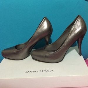 Metallic Banana Republic Pumps